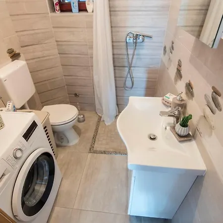 Poseidon Apartment *