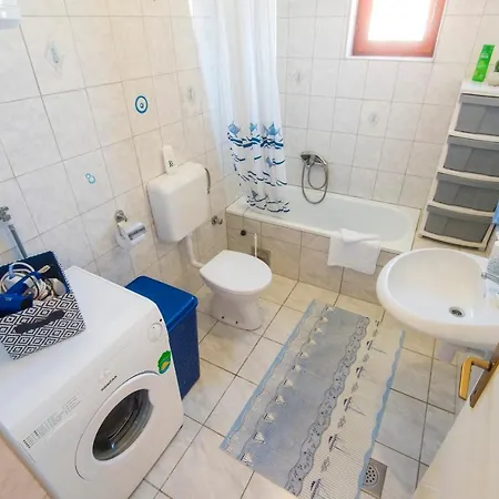 Poseidon Apartment *